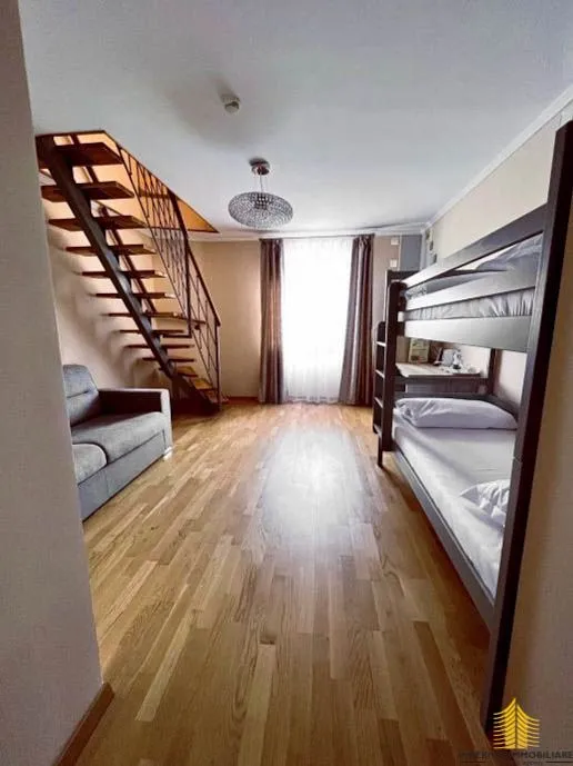 predivan novouređen hotel - kaštela - slika 30