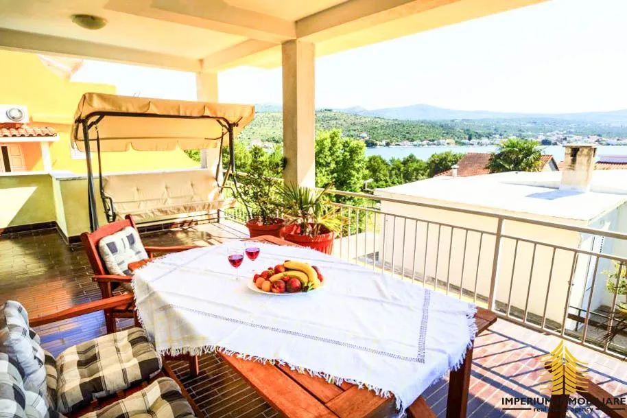 apartmanska kuća u rogoznici - slika 8