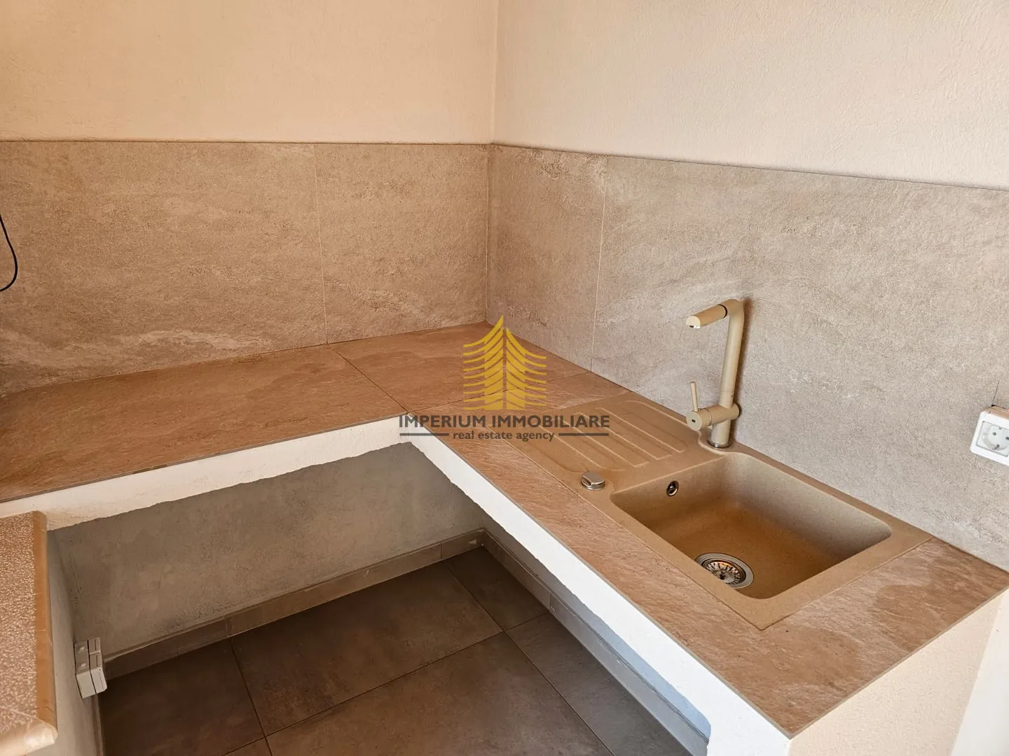 kuća, prodaja, podstrana, 200m2, samostojeća - slika 21