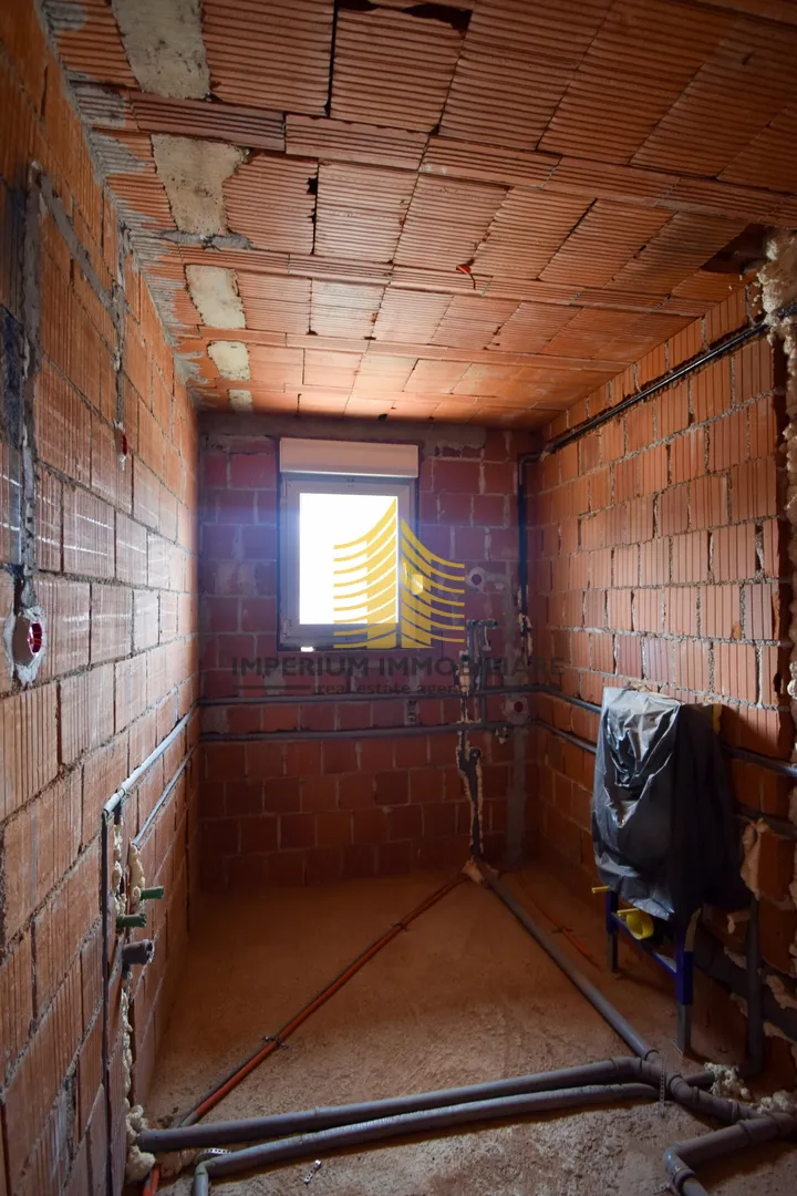 kuća sa 6 stanova, prodaja, sesvete, 560m2 - slika 24