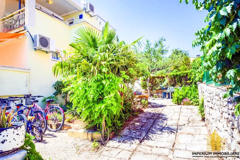 apartmanska kuća u rogoznici - slika 14