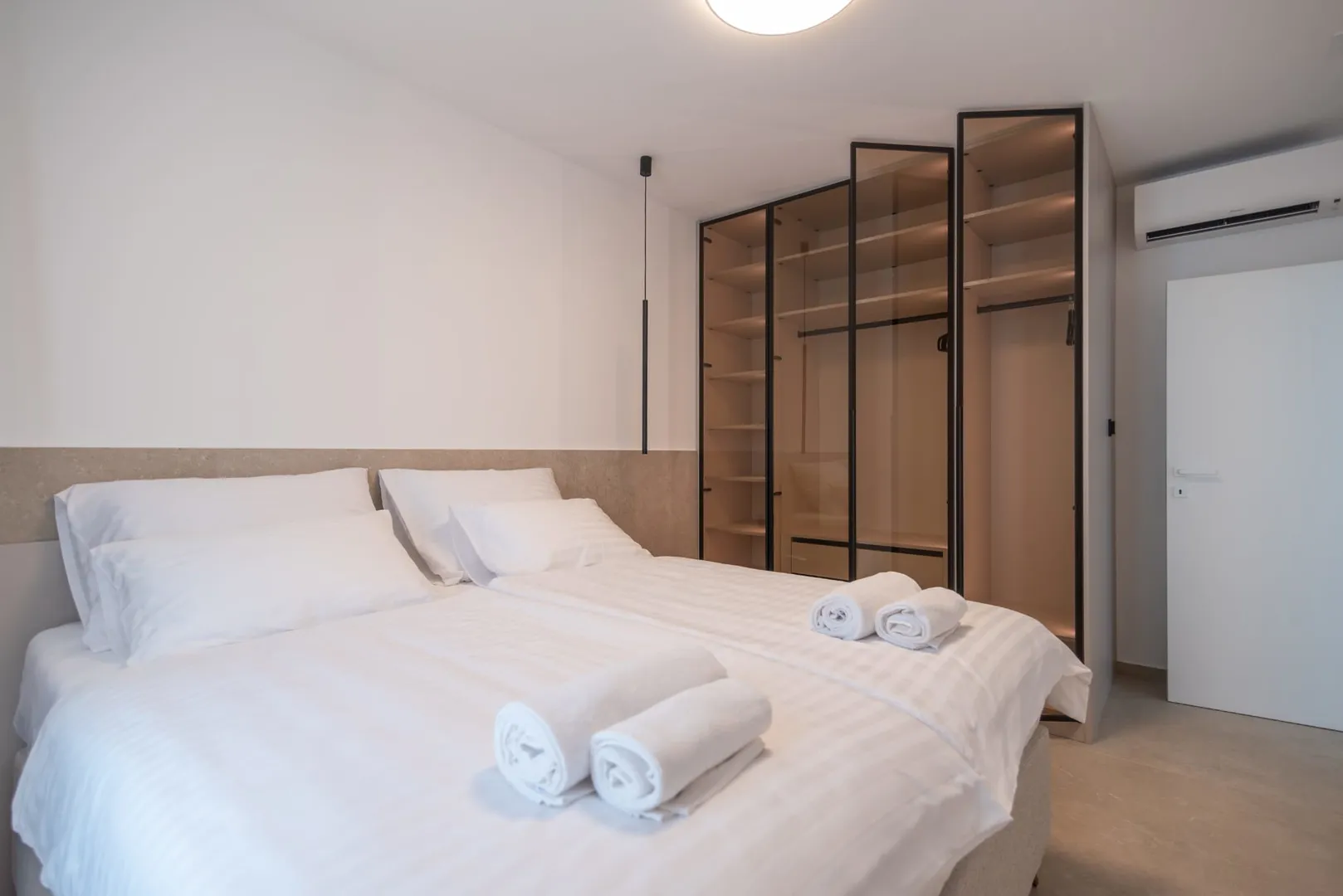 villa s bazenom, 300m2, podstrana - slika 29