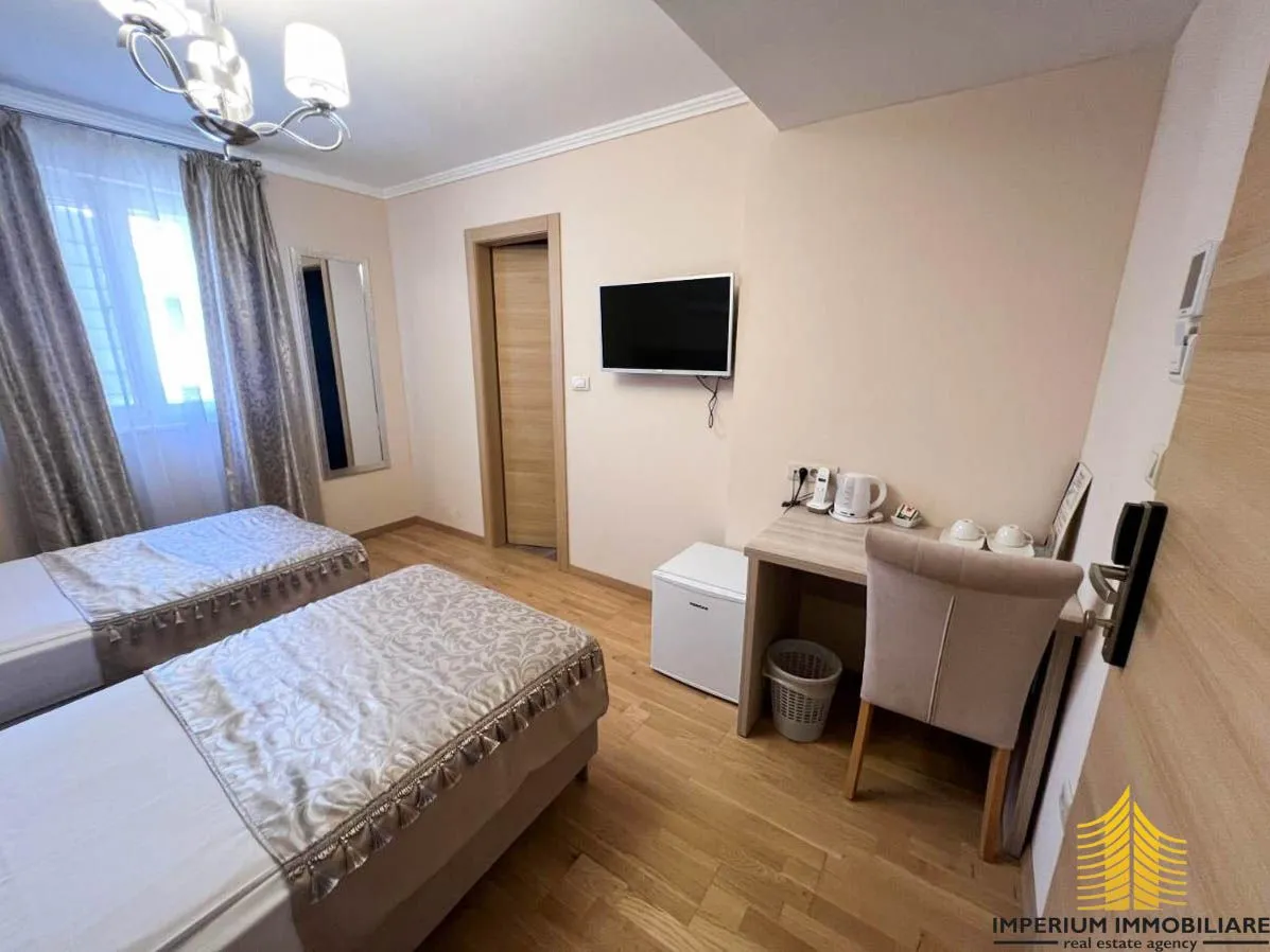 predivan novouređen hotel - kaštela - slika 28