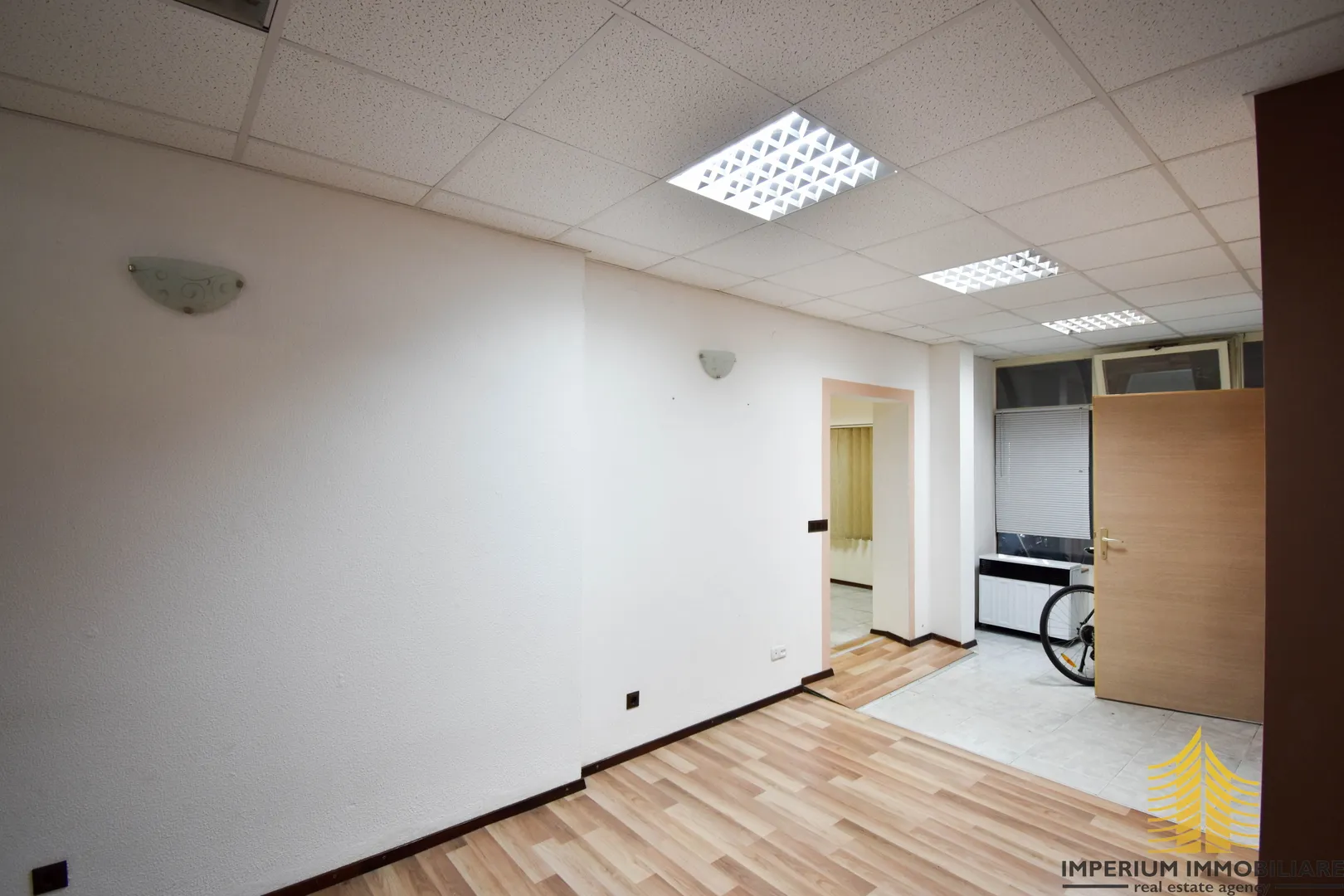 prodaje se poslovni prostor u centru sesveta - slika 3