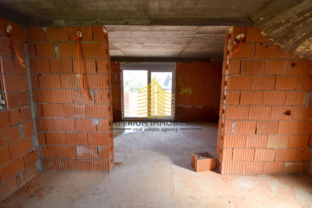 prodaja četverosobnog stana – novogradnja, 82 m² s garažom - slika 2