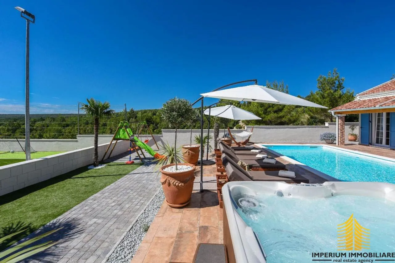 luxury villa with swimming pool and tennis court, pridraga, croatia - slika 5