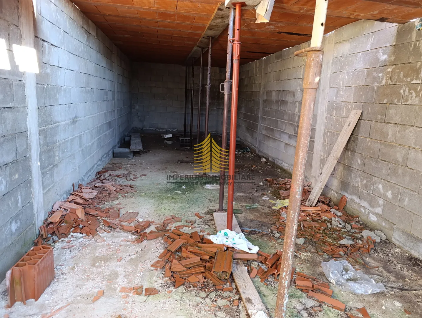 Poslovni prostor, Prodaja, Kaštel Sućurac, 100m2, Skladište - Kaštel Kambelovac, Kaštela