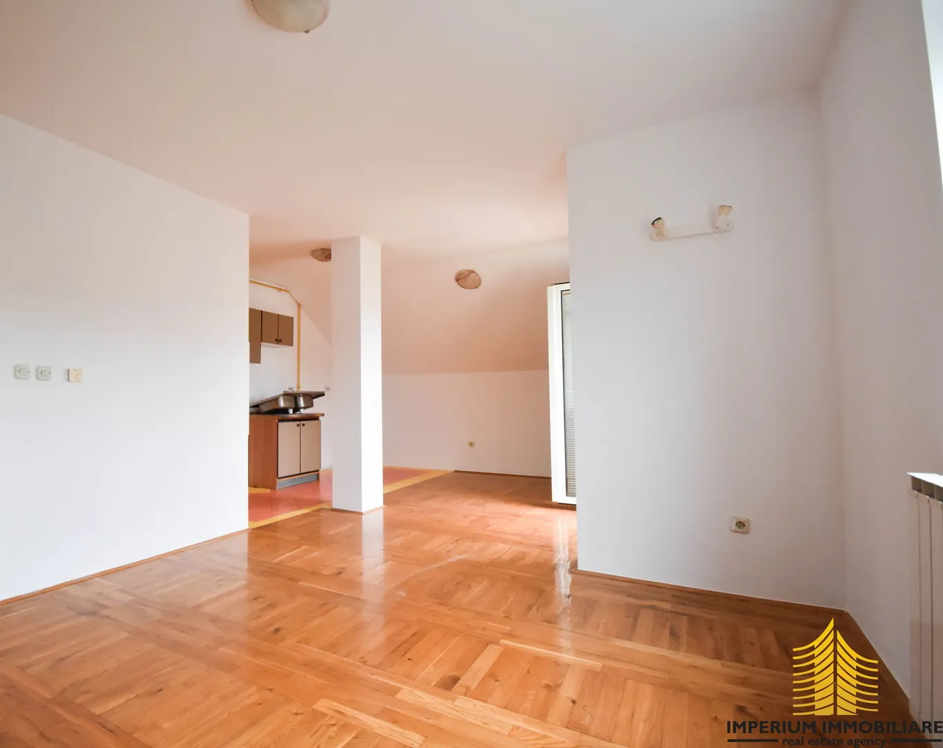 stan: zagreb (podsused-vrapče), 92.00 m2 (iznajmljivanje), kompletno opremljen - slika 2