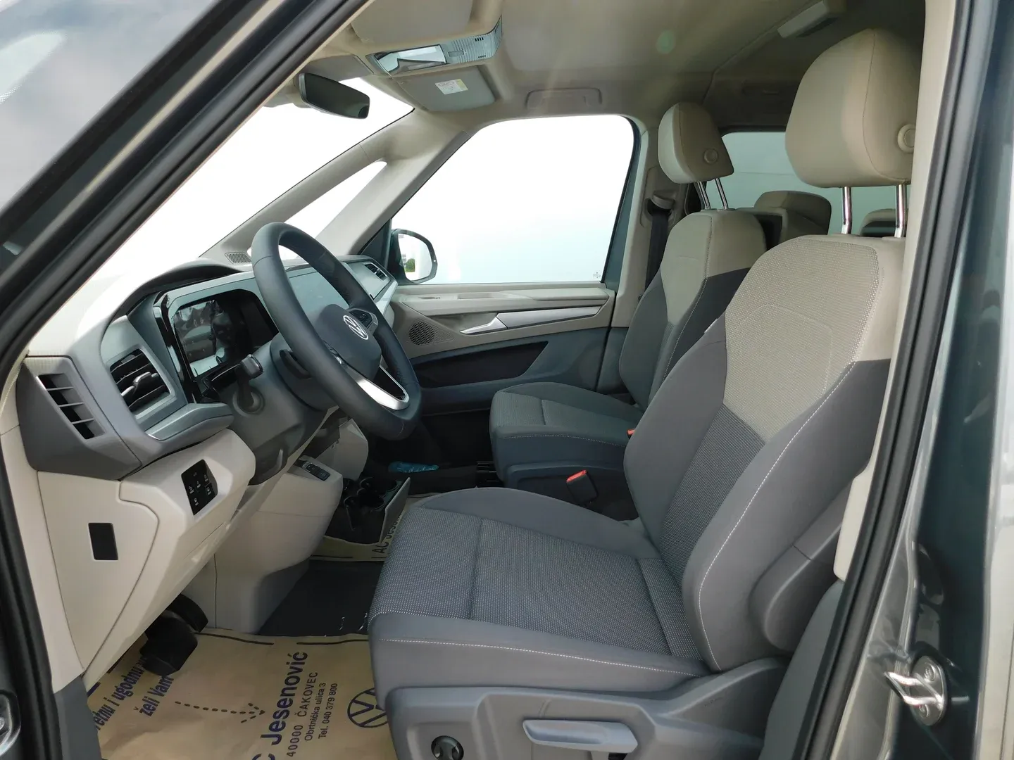 12846 vw multivan 4life l2 2.0 tdi dsg - slika 7