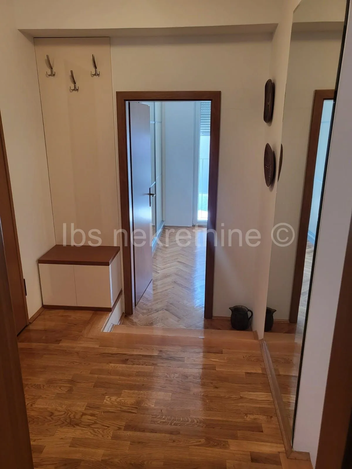 žnjan - komforan dvosobni stan sa vrtom i parkirnim mjestom!! - slika 10