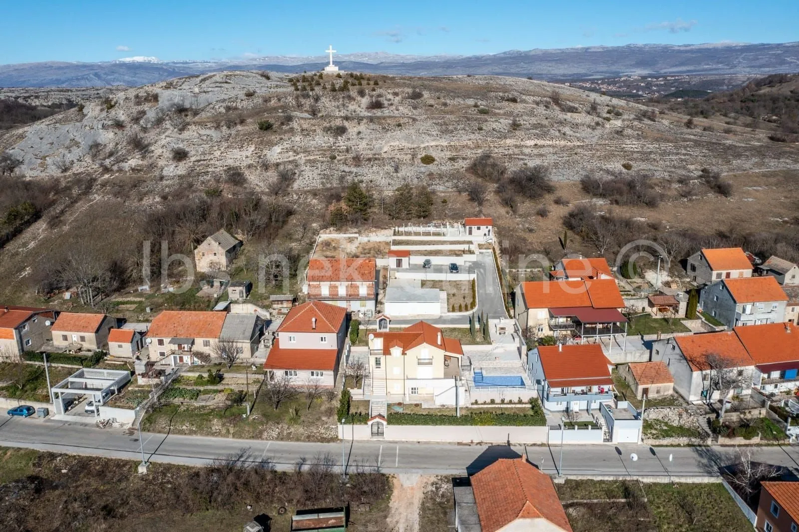 glavice - sinj, prekrasna moderna kuća na parceli od 3200m2!! - slika 1