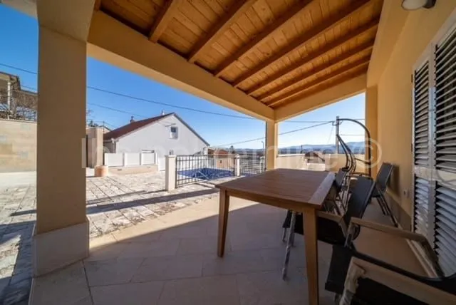 glavice - sinj, prekrasna moderna kuća na parceli od 3200m2!! - slika 10