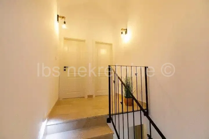 ***prekrasna vila-50 m od mora!!! - slika 21