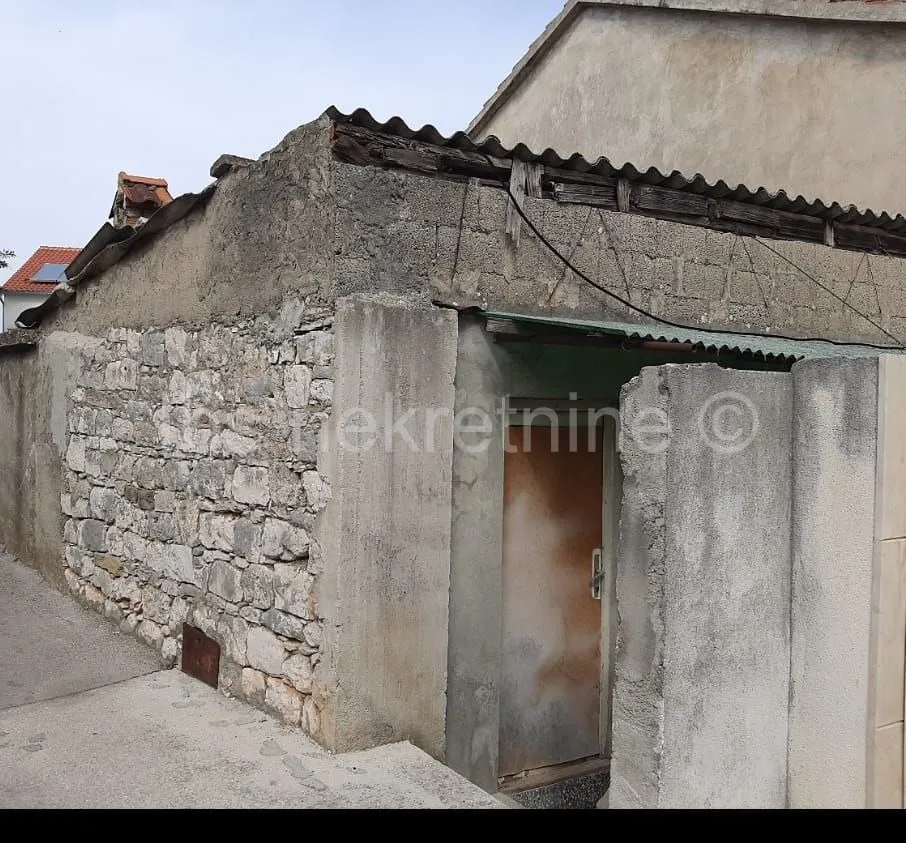 supetar - kuća na atraktivnoj lokaciji puna potencijala!! - slika 2