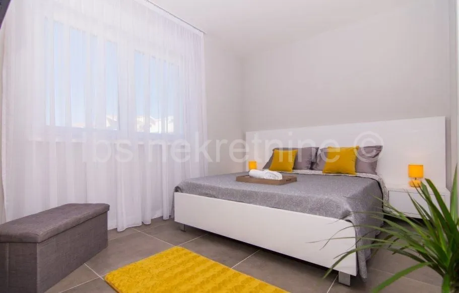 kaštela - dvije moderne ville!! - slika 6