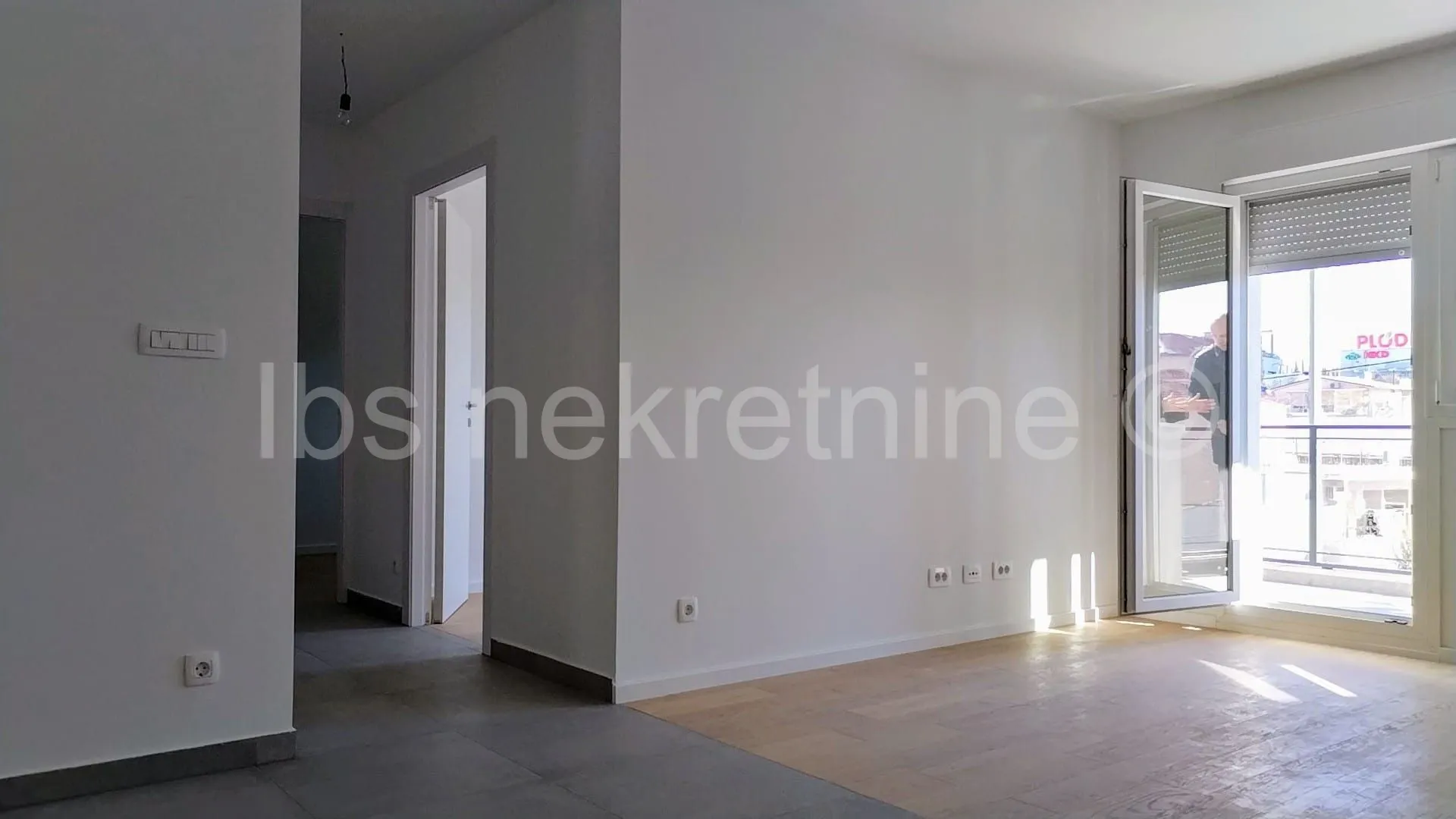žnjan trosoban stan + 2 parkirna mjesta - slika 4