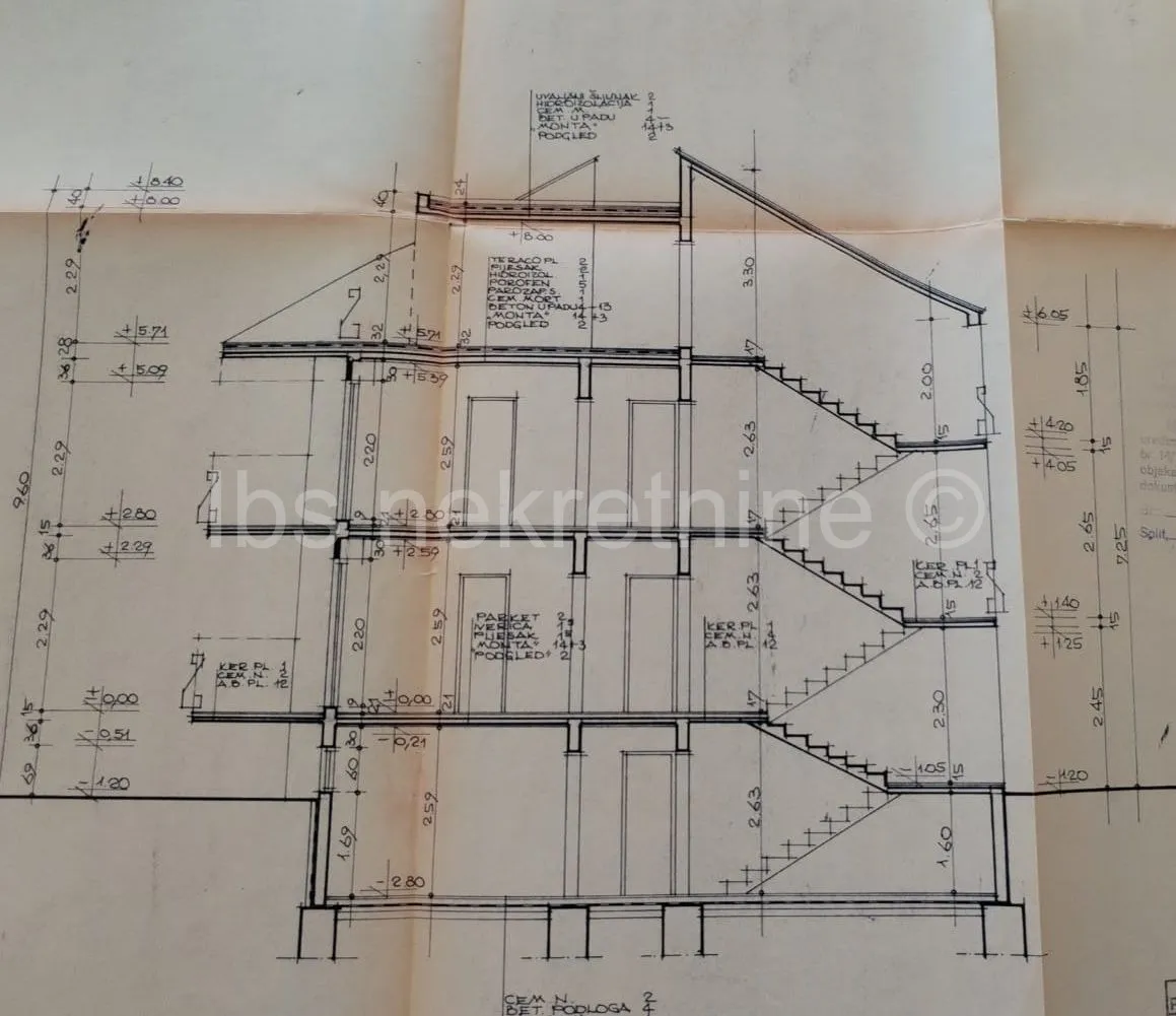 podstrana, kuća od 450 m2!! - slika 9