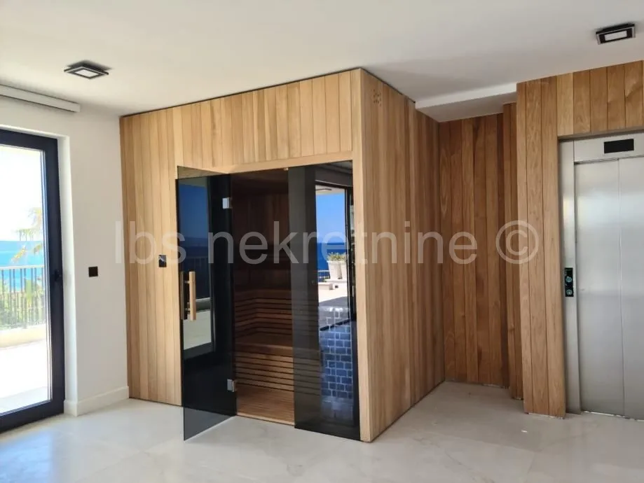 ***luksuzna vila s liftom i bazenom- 30tak m od mora!!!*** - slika 2