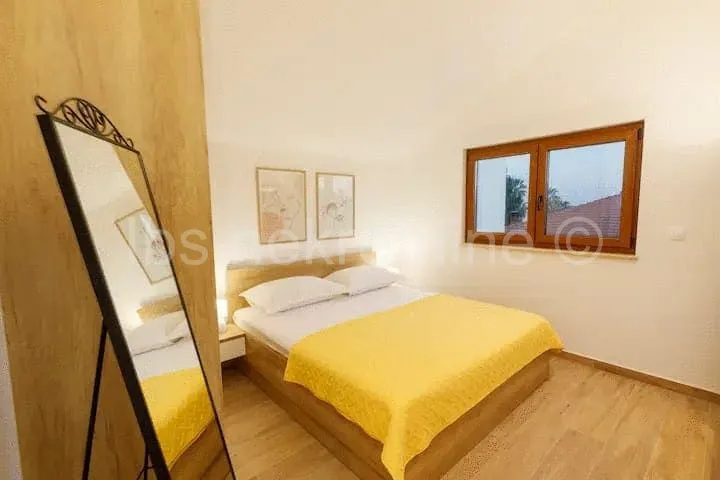 ***prekrasna vila-50 m od mora!!! - slika 12