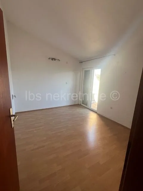 apartmanska kuća na otoku čiovu – idealna prilika za investiciju! - slika 8