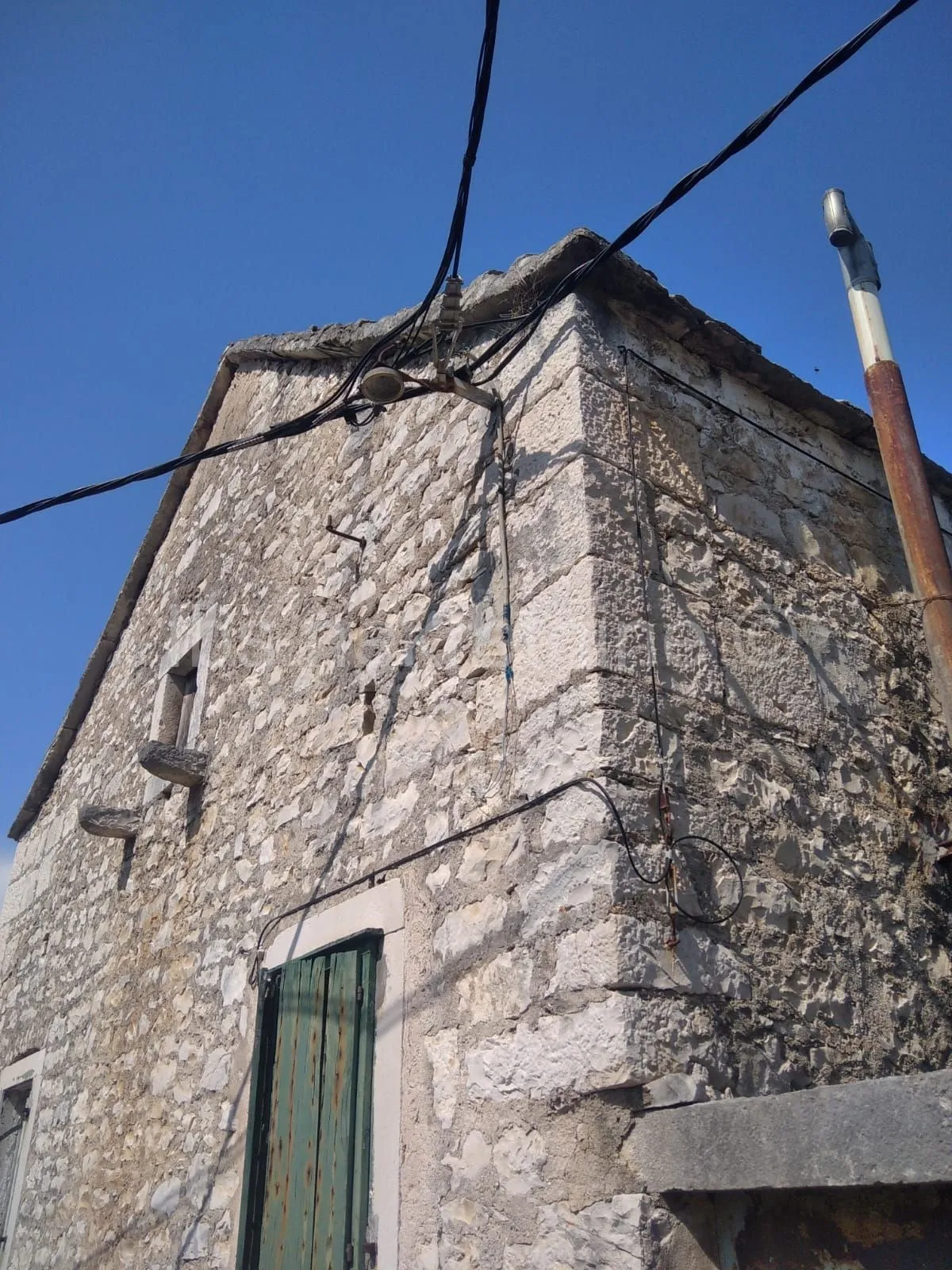 kuća prodaja pučišća 200 m2 - slika 2