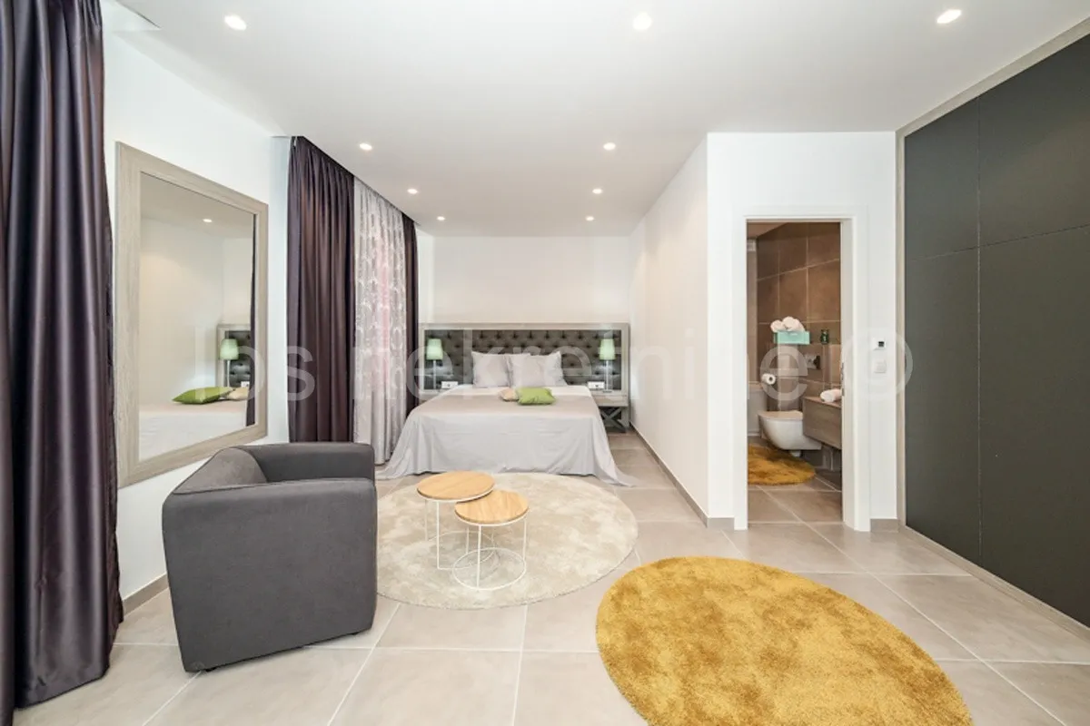 trogir-moderna vila drugi red do mora!!! - slika 4