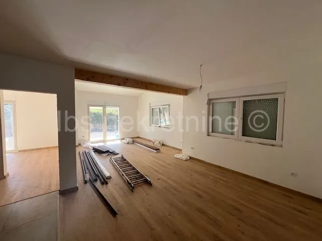sinj - montažna prizemnica 100 m² s okućnicom 580 m² - slika 6