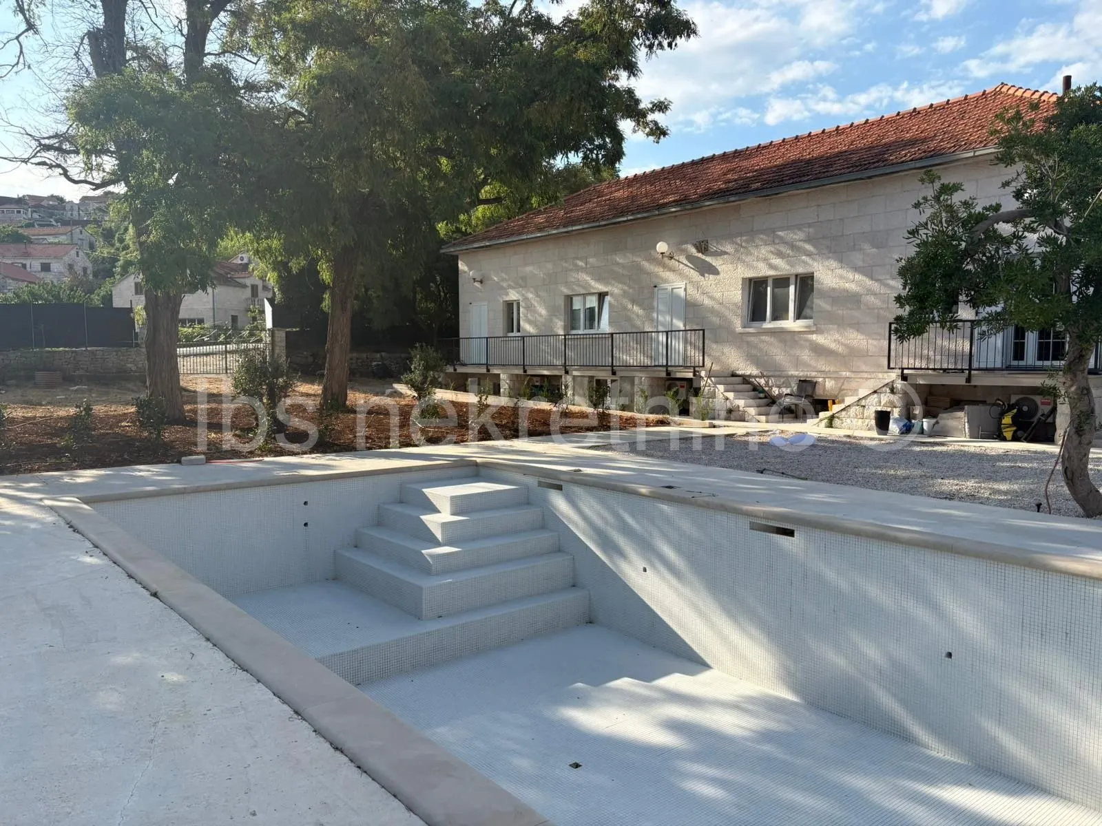 autentična kamena vila s bazenom i wellnessom – otok brač, nerežišća - slika 2