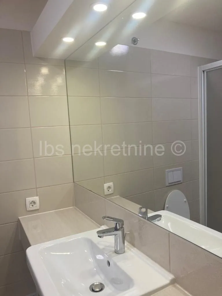 stan prodaja makarska 75 m2 - slika 11