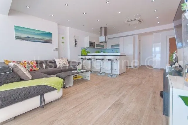 kuća sa apartmanima drugi red do mora!!! - slika 16