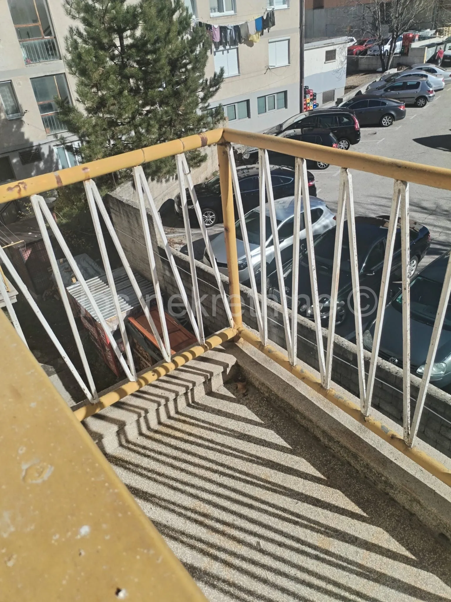 livno dvosoban stan strogi centar - slika 11