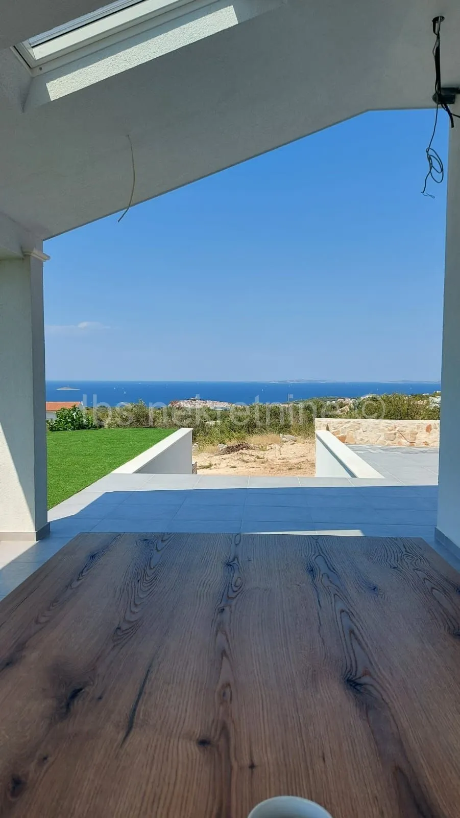 villa s bazenom i otvorenim pogledom na primošten i more! - slika 3