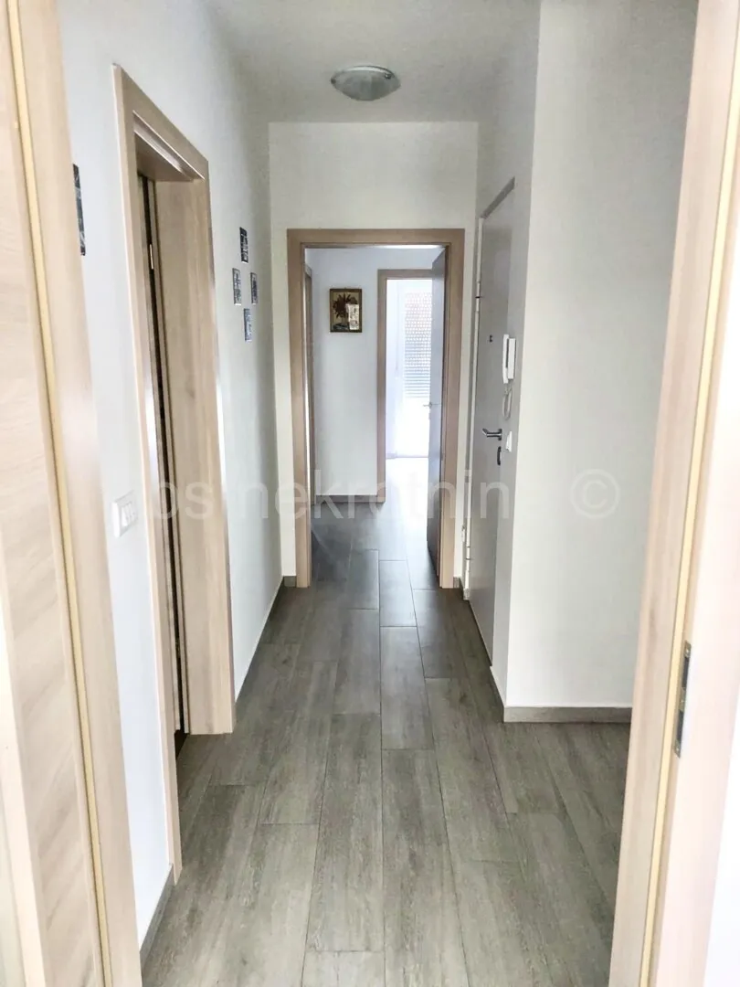 podstrana - trosoban stan na prvom katu, 80 m2, parking mjesto - slika 3
