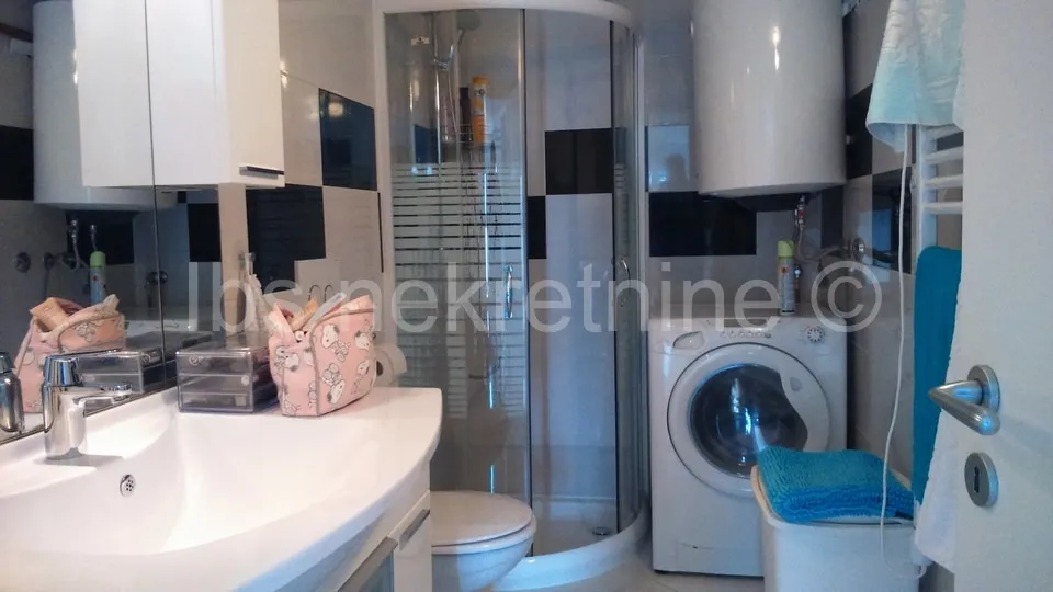 prodaje se kompletno namješten stan u vranjicu! - slika 7