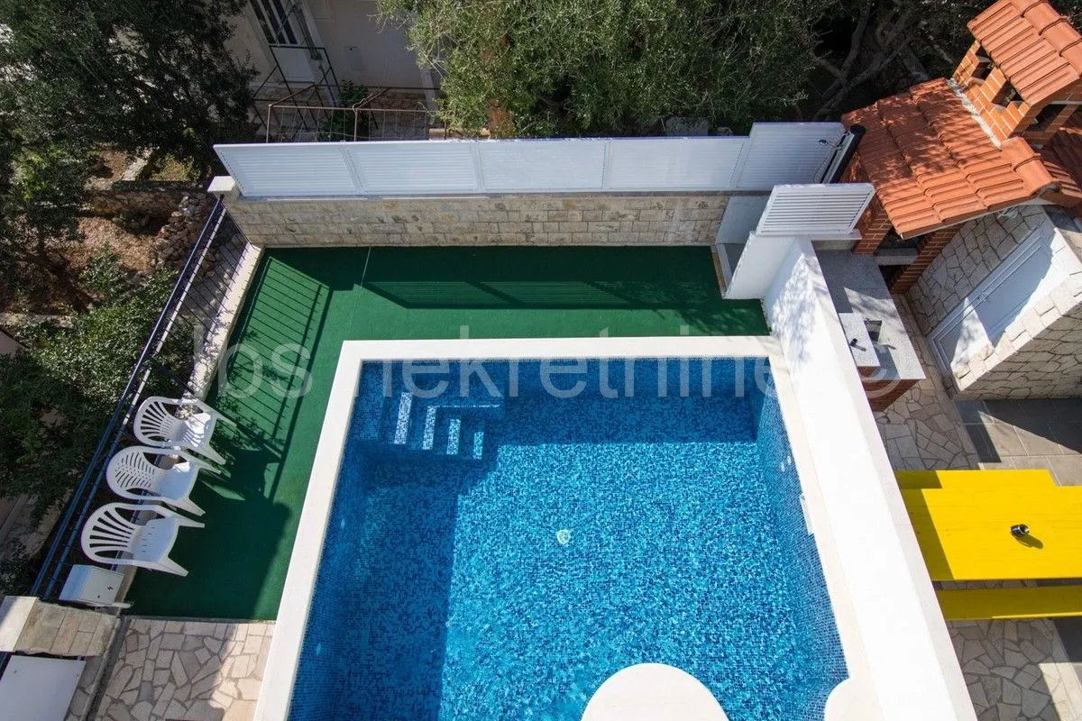 lijepa apartmanska kuća s bazenom!! - slika 2