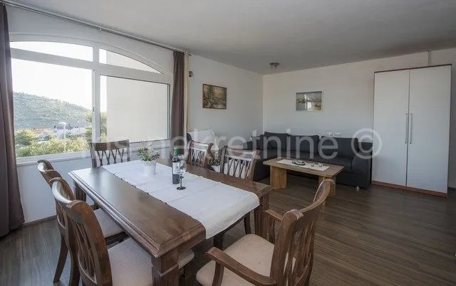 kuća sa četiri apartmana!! - slika 12