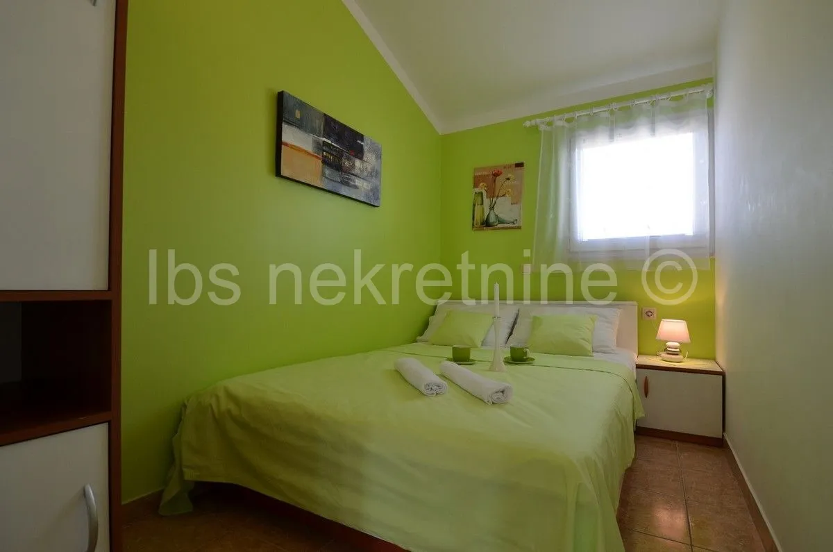 lijepa apartmanska kuća s bazenom!! - slika 23