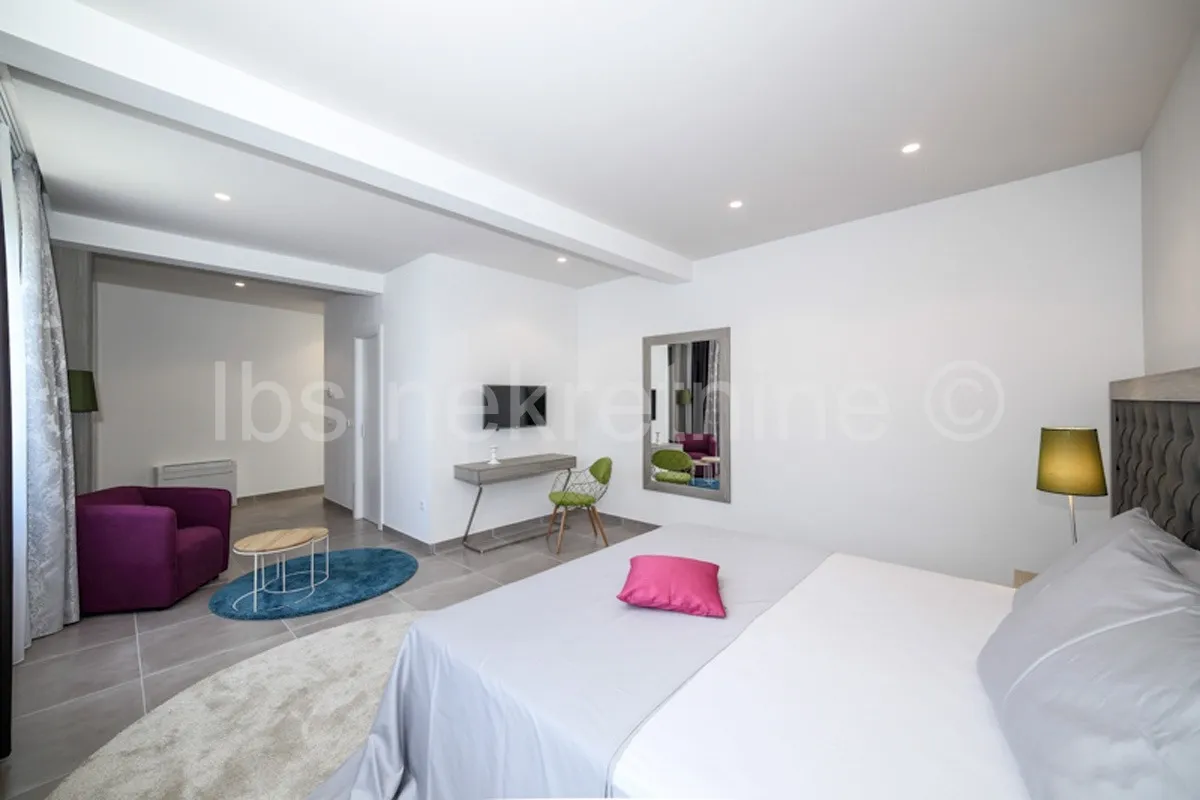 trogir-moderna vila drugi red do mora!!! - slika 5