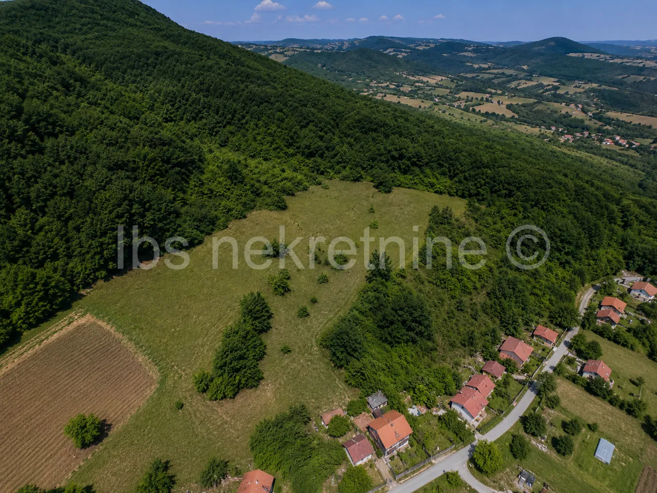 SUHAČ - Na prodaju više građevinskih parcela –1000 m² - Suhač, Sinj