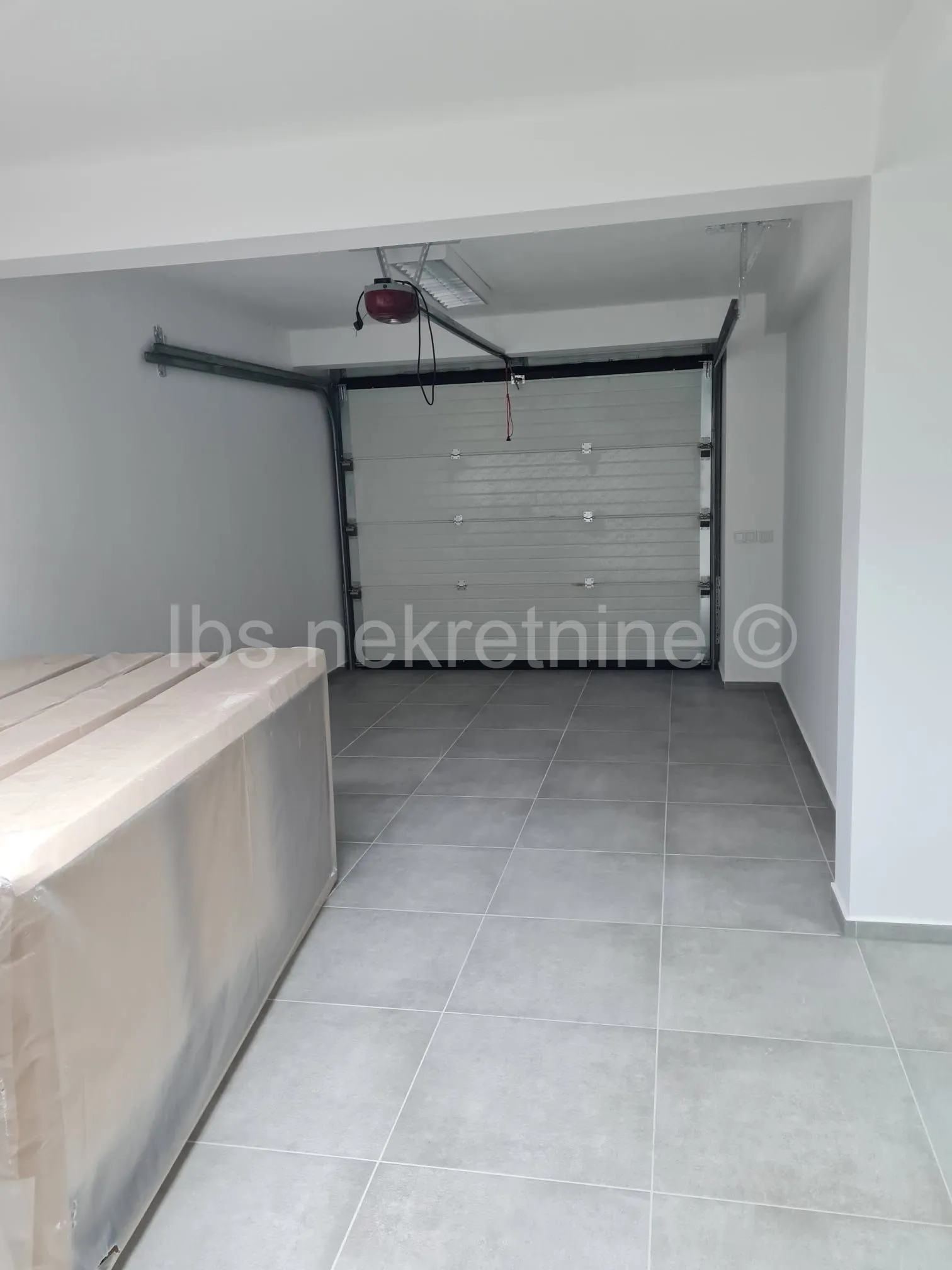 villa s bazenom i otvorenim pogledom na primošten i more! - slika 11