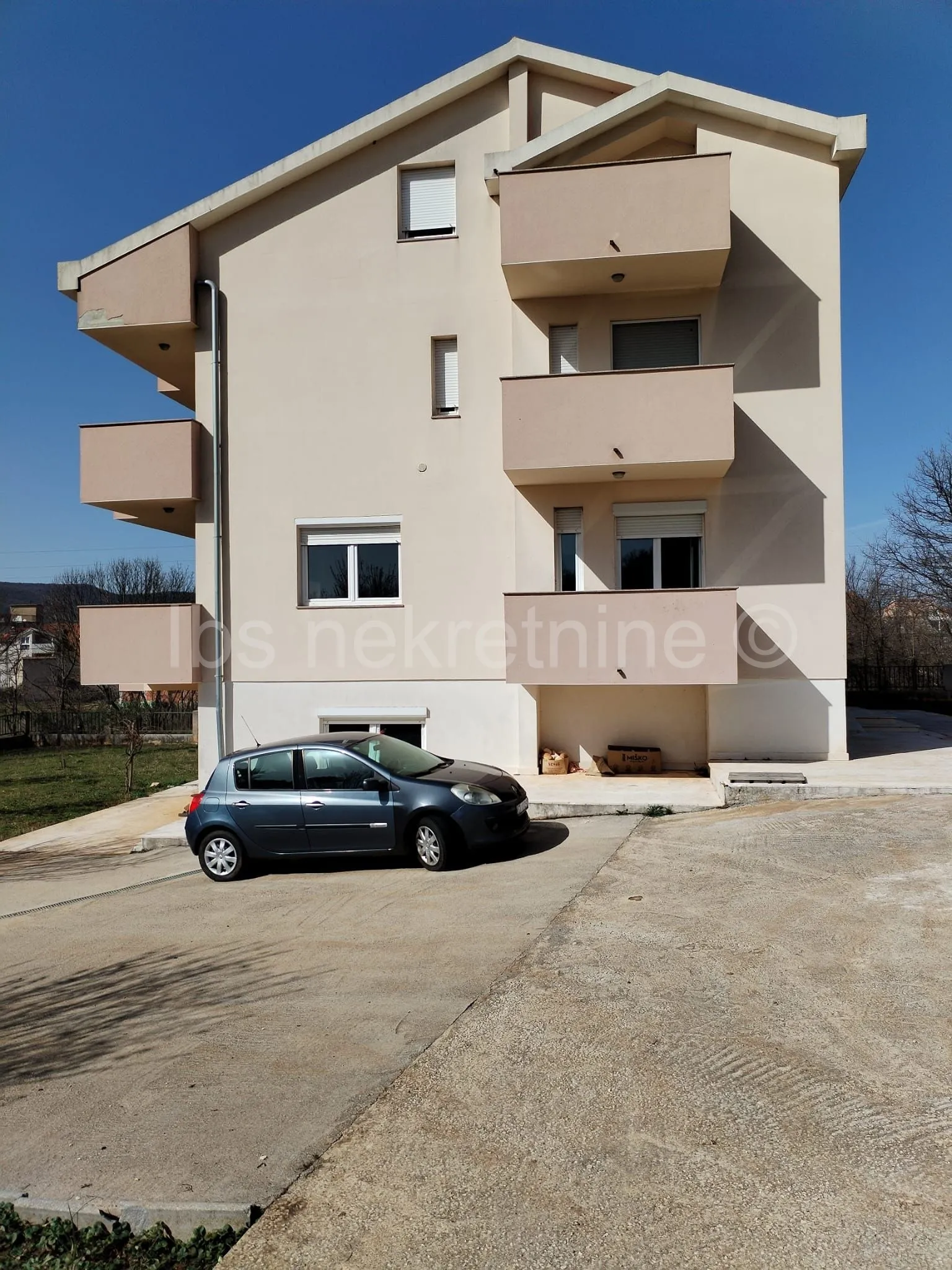 samostojeća kuća na osami!! - slika 2