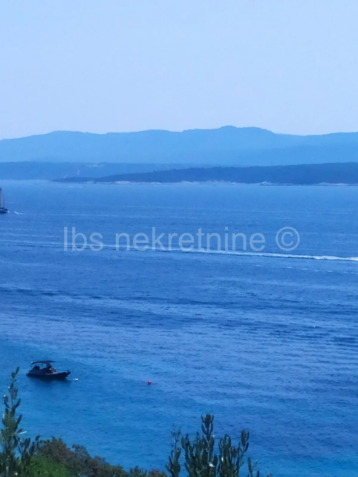 Vela Farska - zemljište u mirnom okruženju sa pogledom na more!! - Bol, Bol
