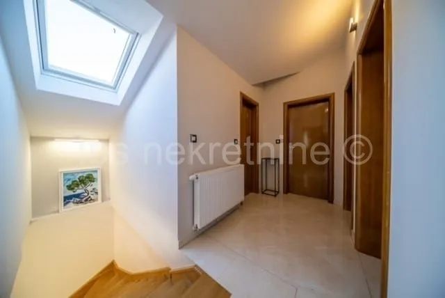 glavice - sinj, prekrasna moderna kuća na parceli od 3200m2!! - slika 19