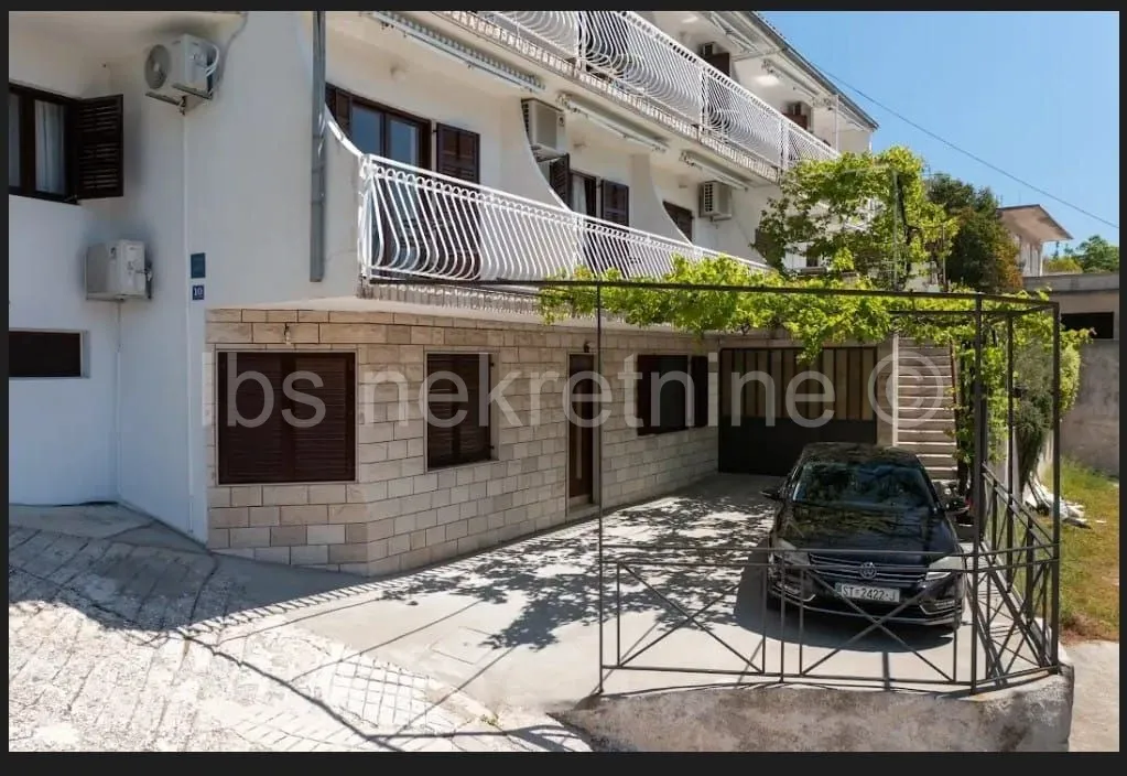stanići - apartmanska kuća 50m od mora!! - slika 4