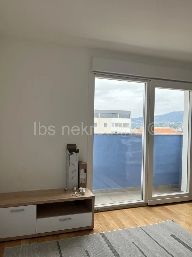 split, mejaši - jednosoban stan s garažom - slika 4