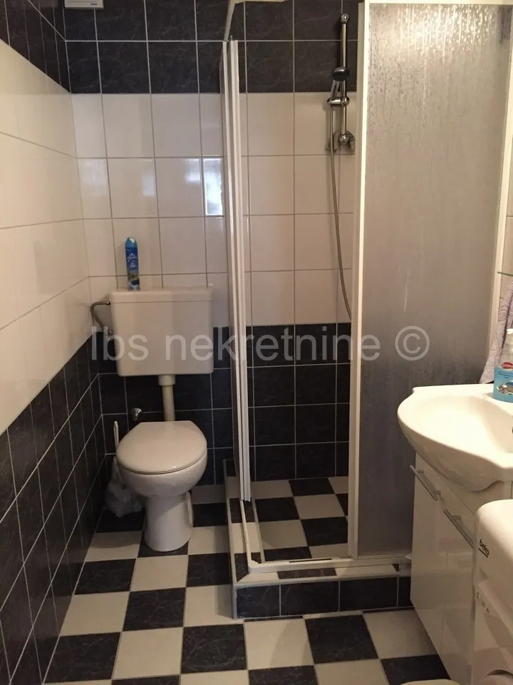 apartman u supetru!! - slika 5