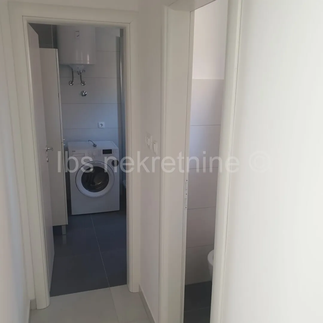 sinj trosoban stan - slika 9