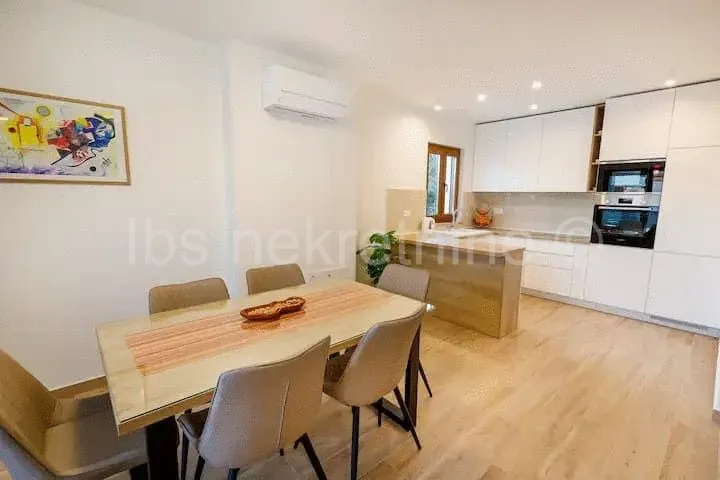 ***prekrasna vila-50 m od mora!!! - slika 4