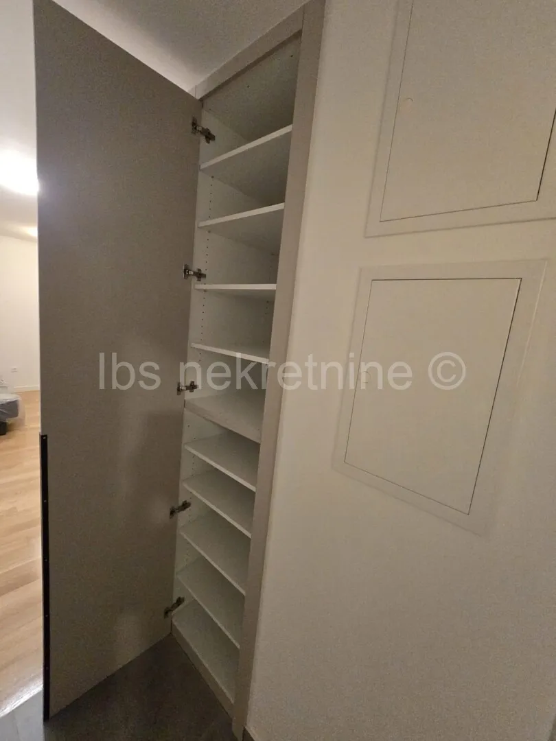 split, mejaši - jednosoban stan s garažom - slika 5