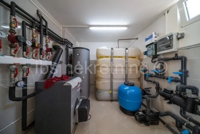 glavice - sinj, prekrasna moderna kuća na parceli od 3200m2!! - slika 24